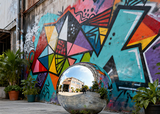 Inflatable PVC Mirror Balls Are Used For Outdoor Decoration At Events And Gatherings